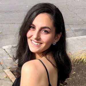 Meet your Posher, Adriana